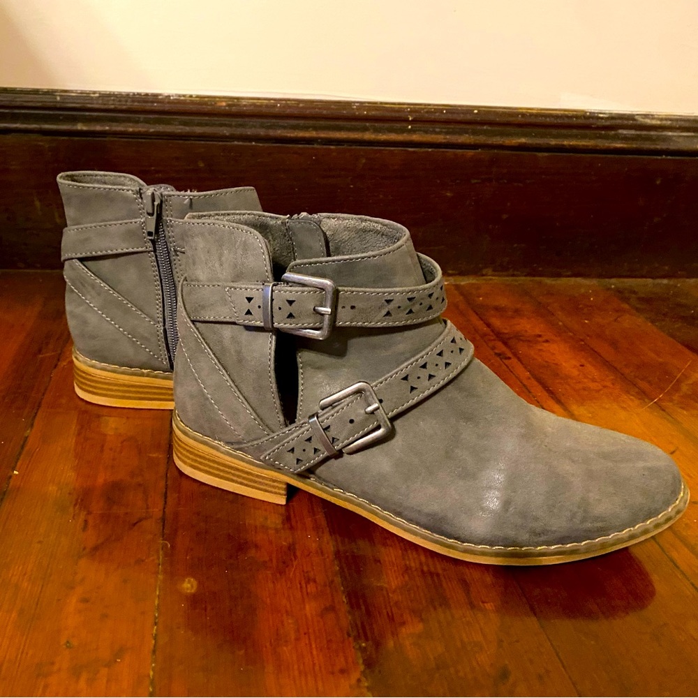 Rocket Dog - gray booties size 9